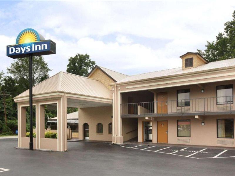 Days Inn By Wyndham Harriman Екстериор снимка